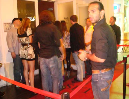How To Get Connected In The Club Scene