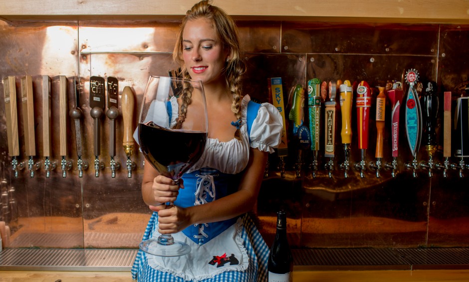 5 Reasons To Have Wine On A Date