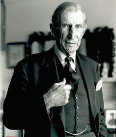 Into Desolate Sands: The Arabian Travels Of Wilfred Thesiger