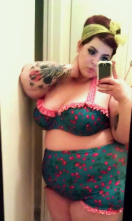 Obese Size 24 Woman Shows That Any Woman Can Be A Model