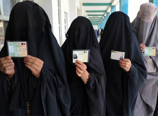 7 Reasons Western Women Can Empower Themselves By Covering Their Faces With Veils