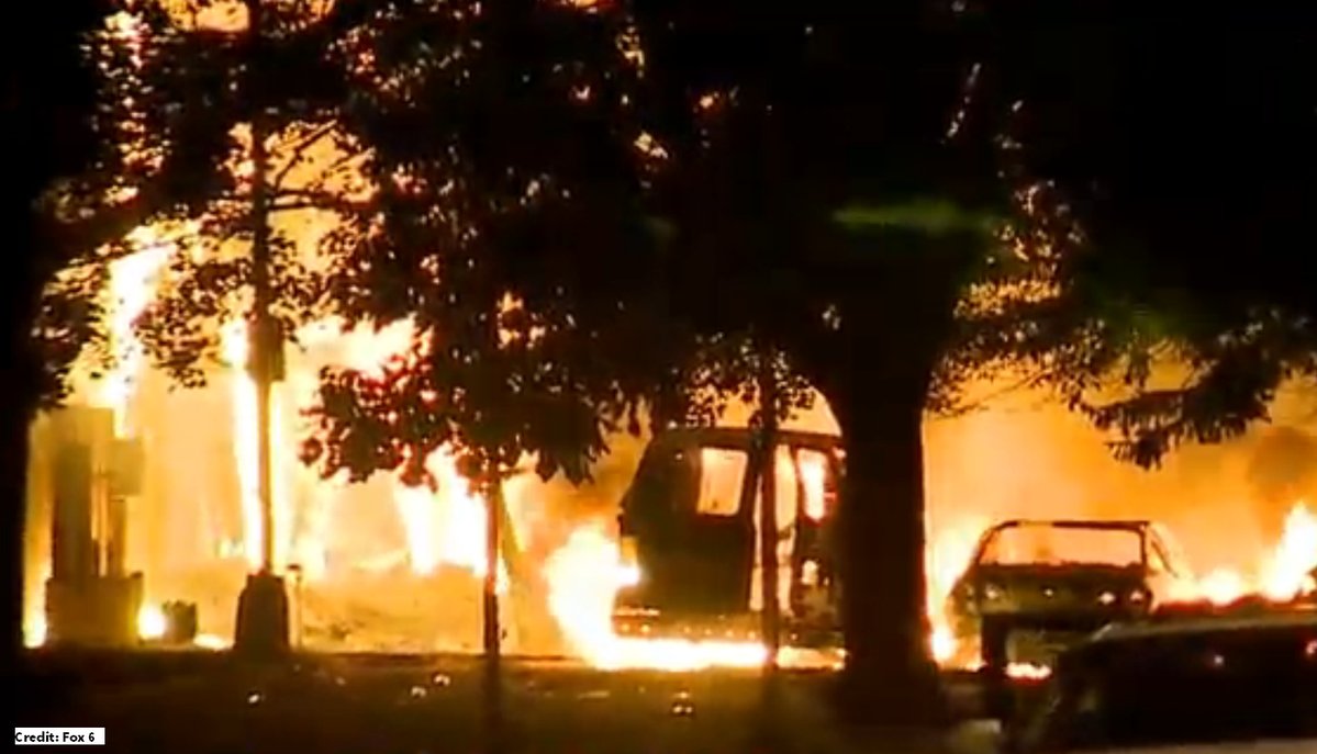 Rioters Yelling “Black Power” Burn Buildings And Target White People In Milwaukee