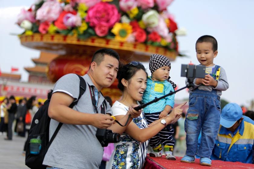 5 Most Common Types Of Tourists You Will Meet While Traveling