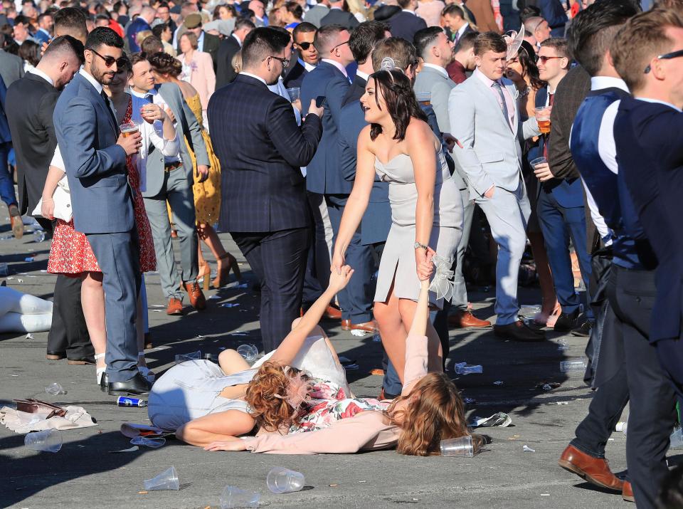 40 Images Of The Grand National’s “Ladies Day” That Show How Low Western Women Have Sunk