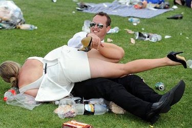 40 Images Of The Grand National’s “Ladies Day” That Show How Low Western Women Have Sunk