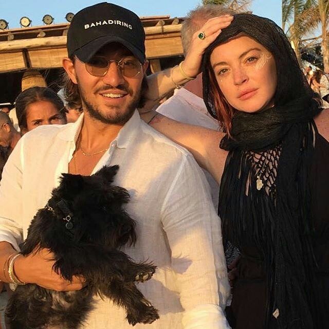 Lindsay Lohan Becomes A “Chaste” Muslim Woman After Spending Years On The Hollywood Cock Carousel