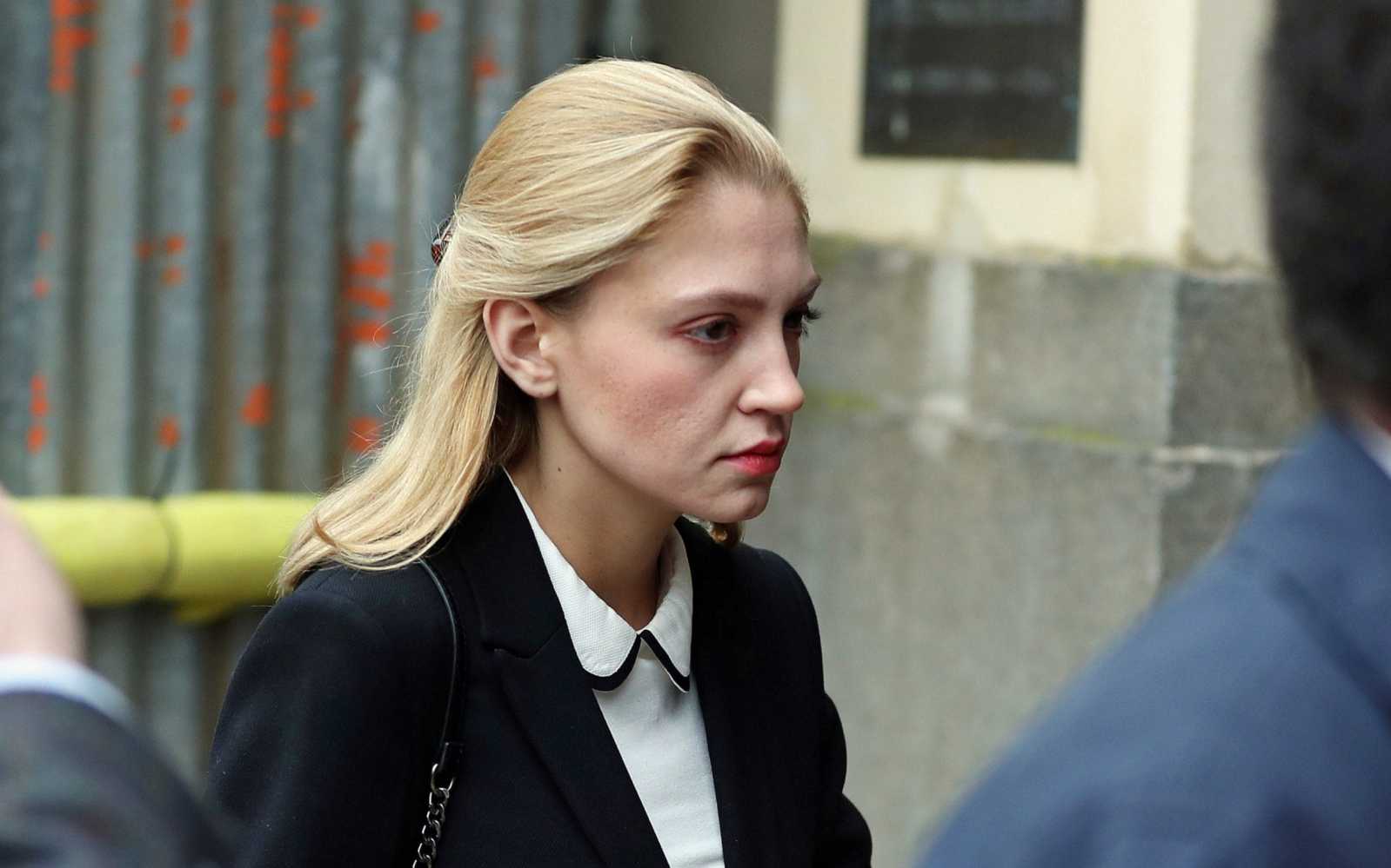 Millionaire Oxford Girl Is “Too Bright” To Go To Jail After Stabbing And Assaulting Her Boyfriend