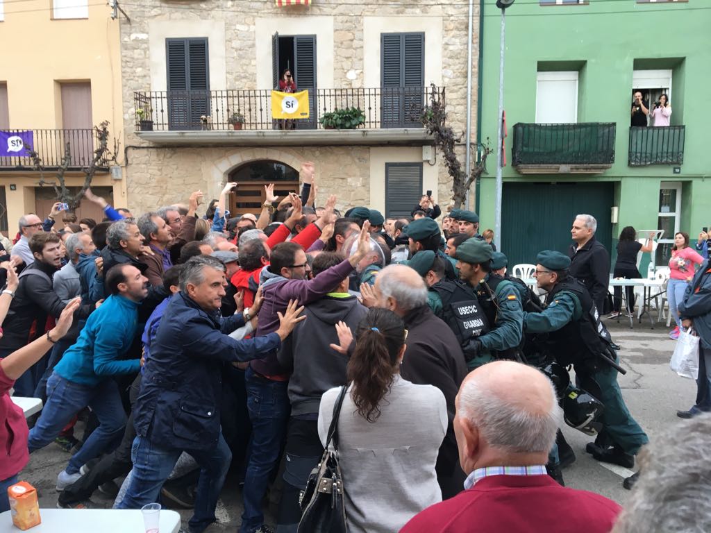 Hundreds Injured As Spanish Government Brutally Shuts Down Catalonia’s Vote For Independence