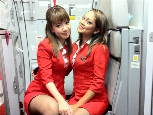 Female Flight Attendants Terrorize Air Passengers By Having A Massive Panic Attack